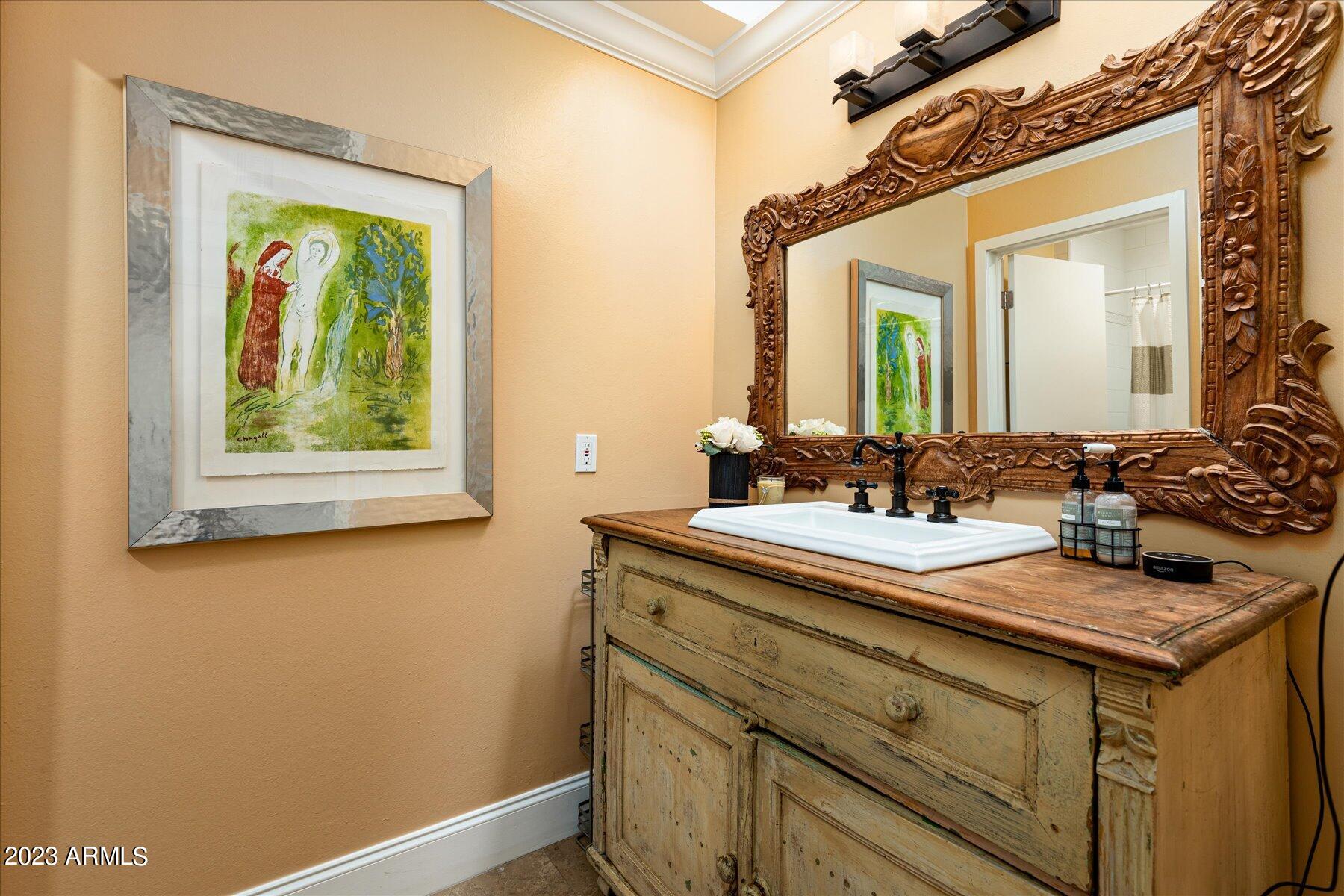5101 N CASA BLANCA Drive Unit: 204
