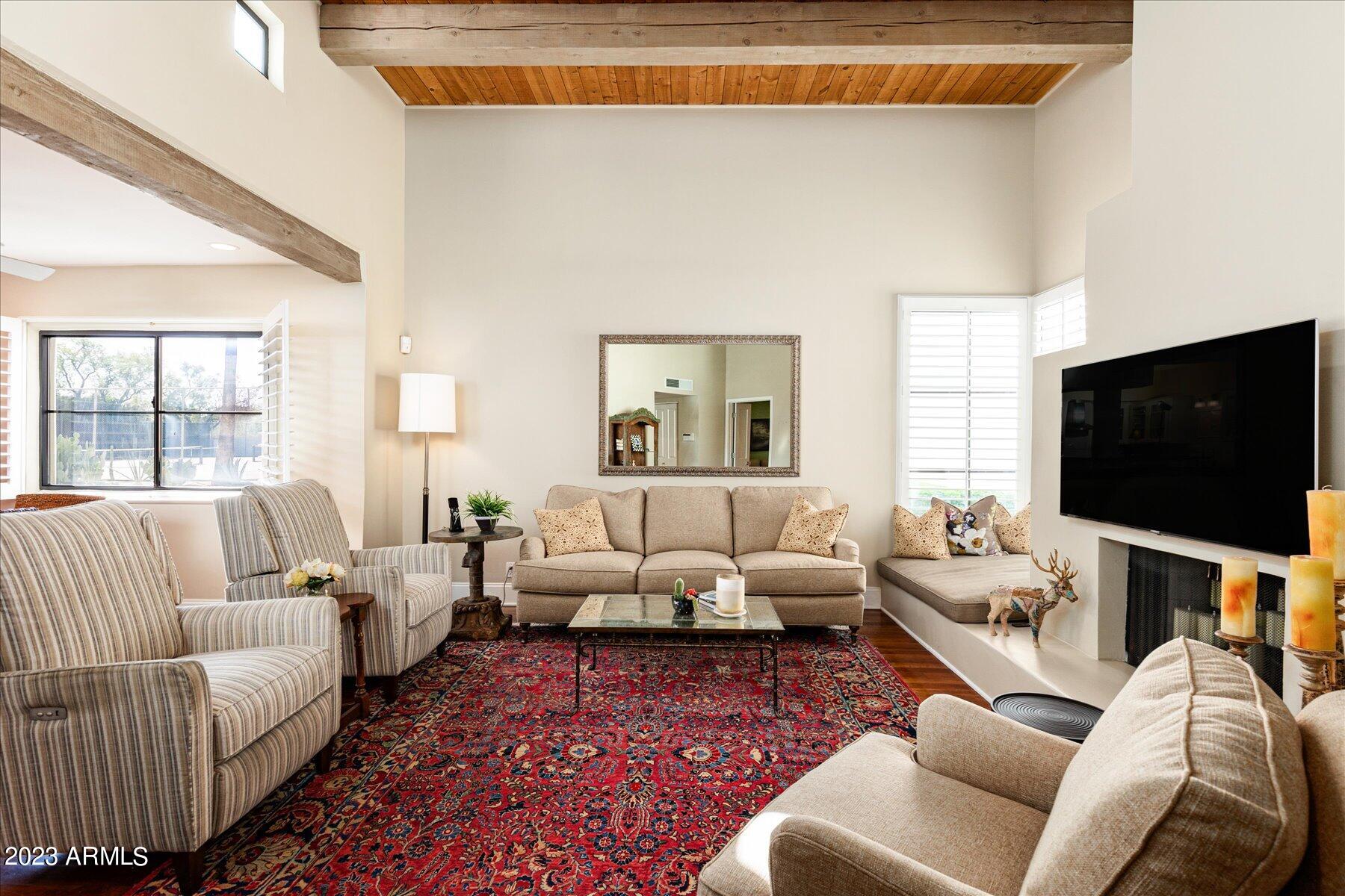 5101 N CASA BLANCA Drive Unit: 204