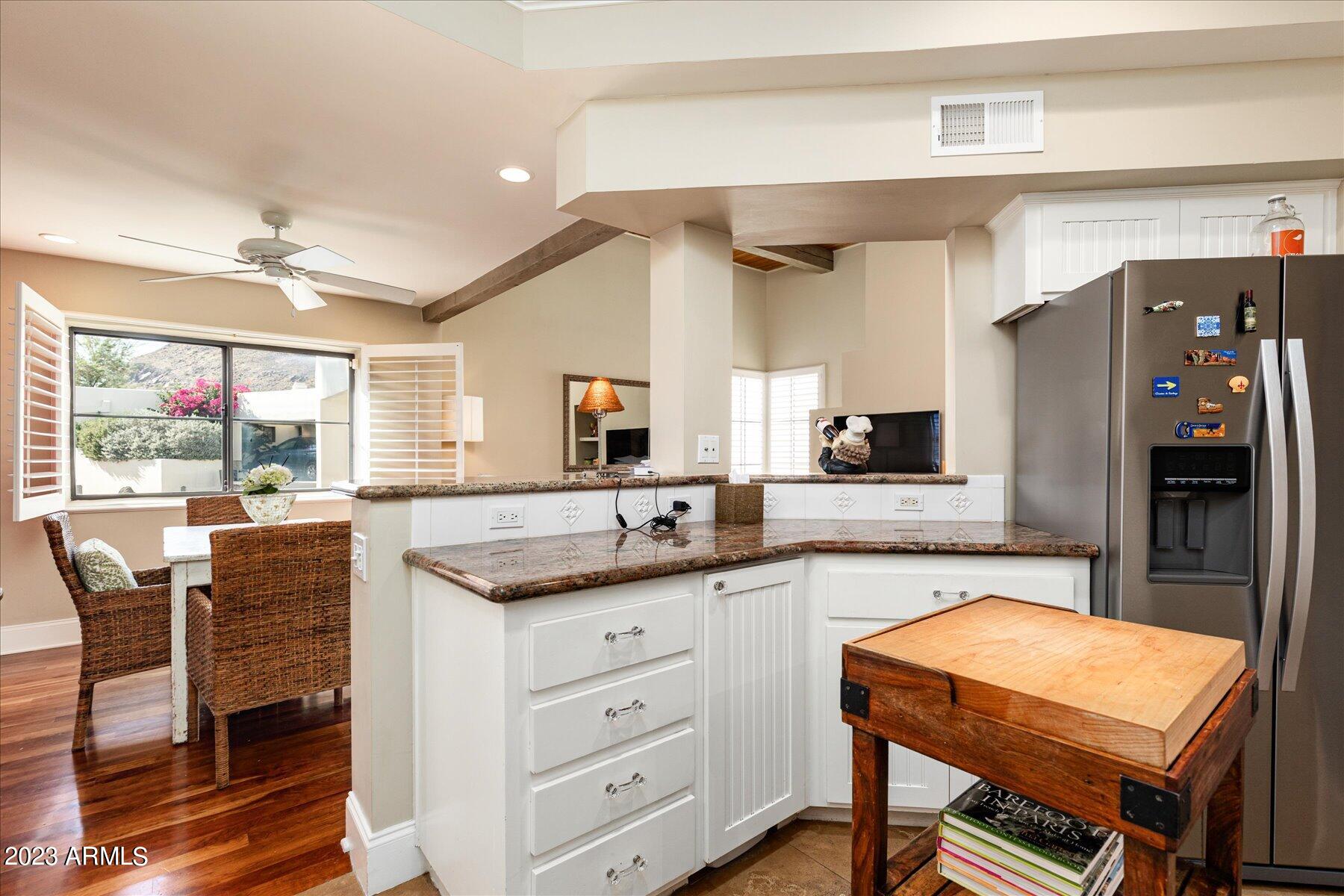 5101 N CASA BLANCA Drive Unit: 204