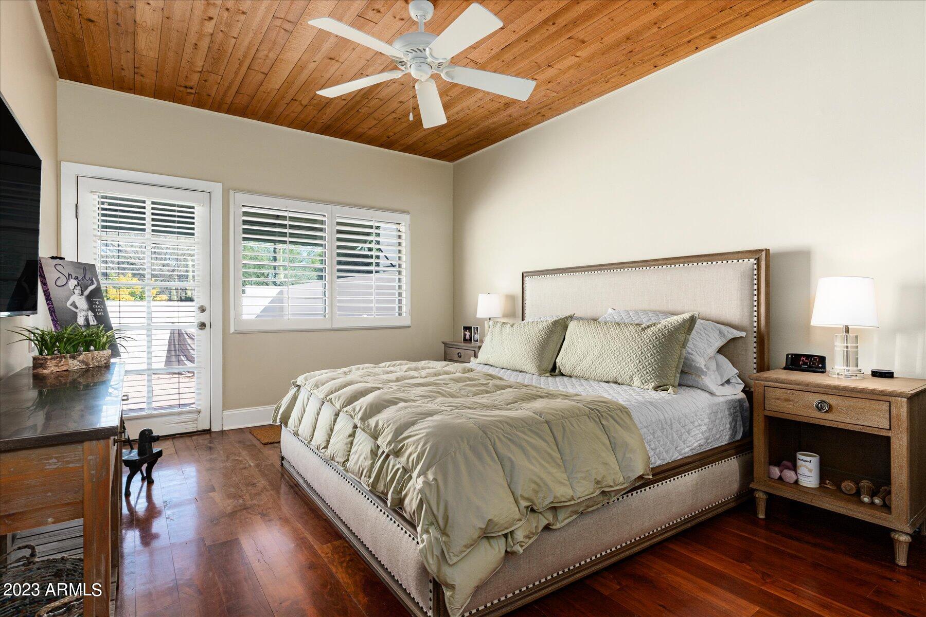 5101 N CASA BLANCA Drive Unit: 204