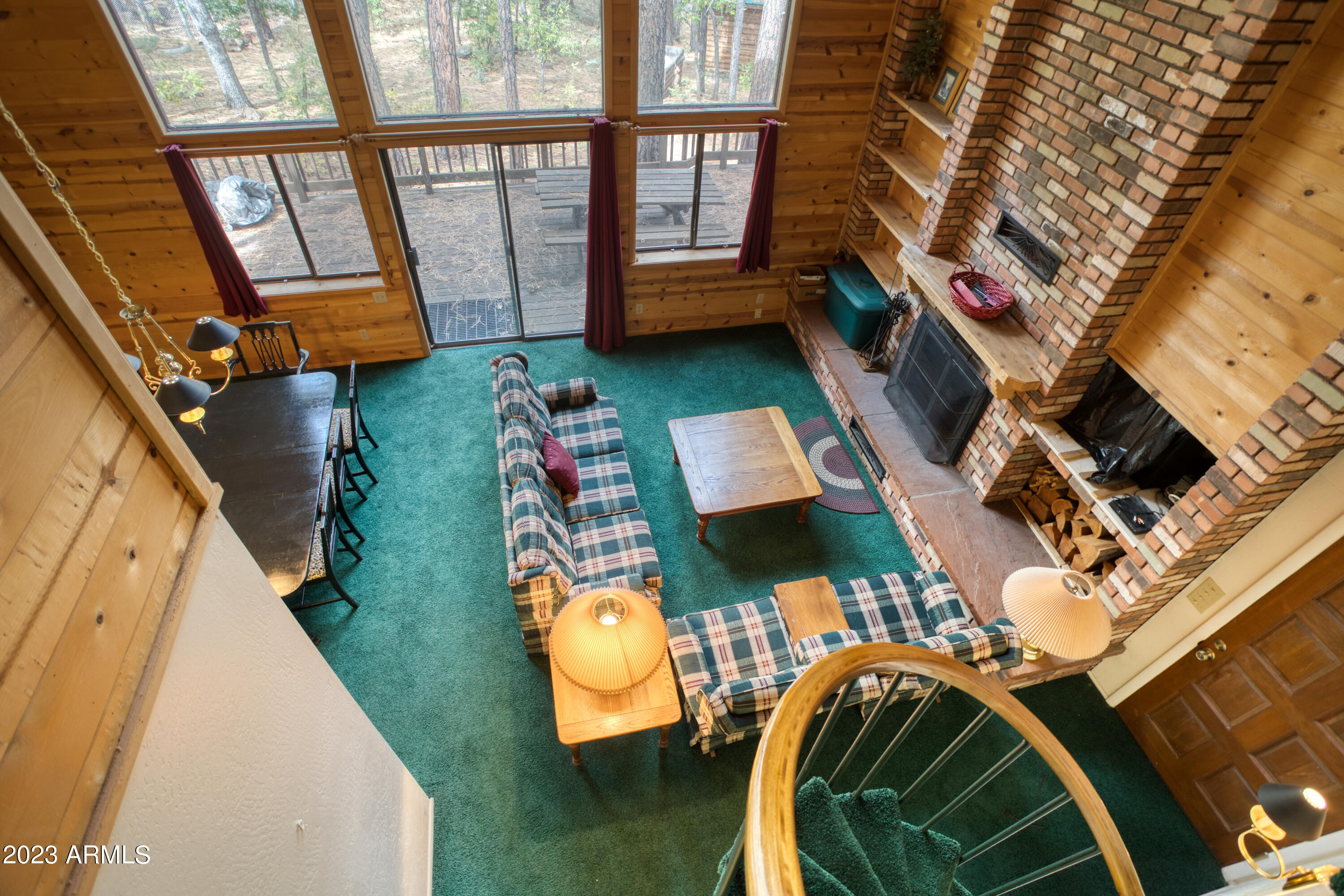 1876 E WOODCHUCK Lane