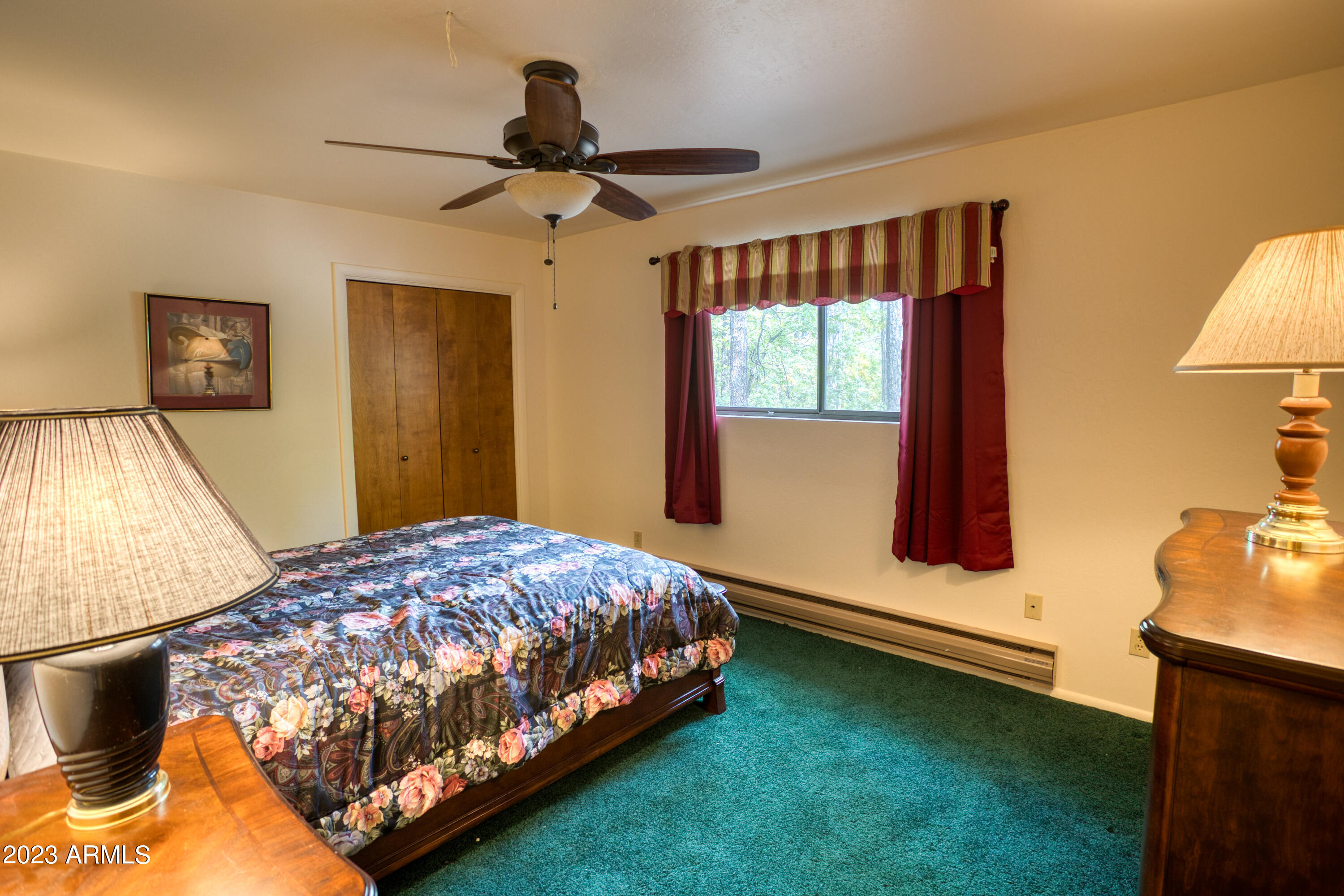 1876 E WOODCHUCK Lane