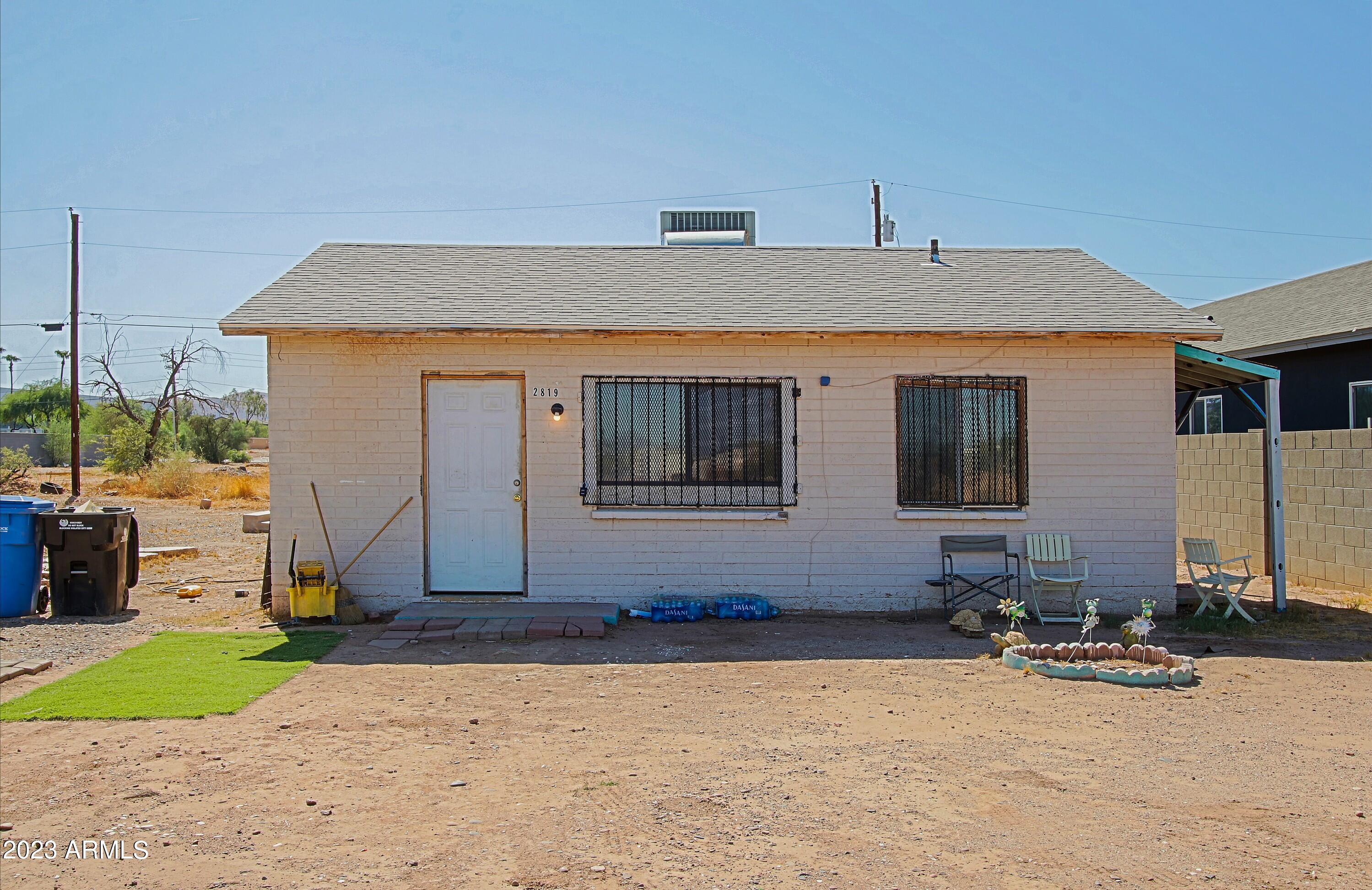 2819 E PUEBLO Avenue