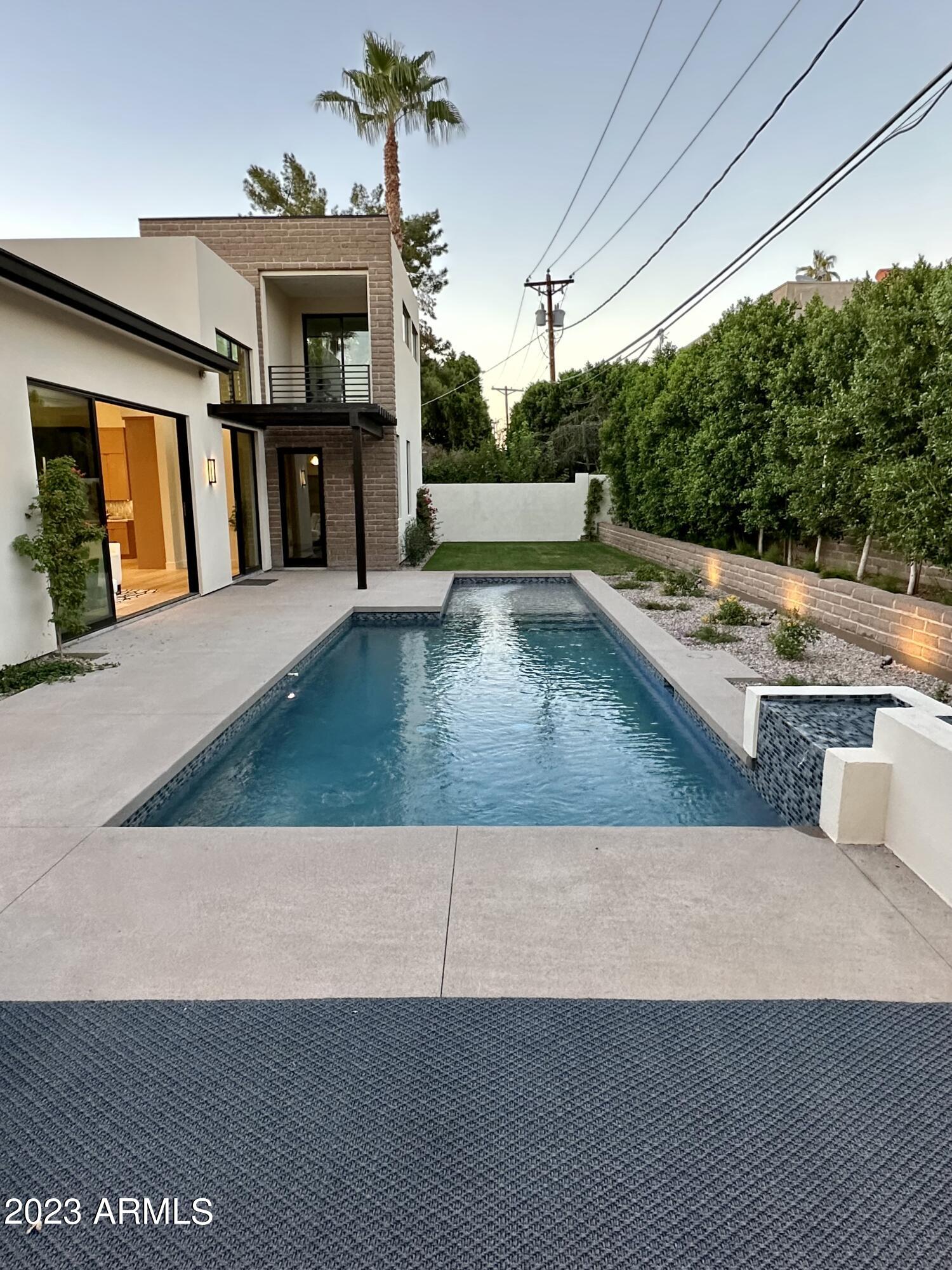 4015 N 40TH Place