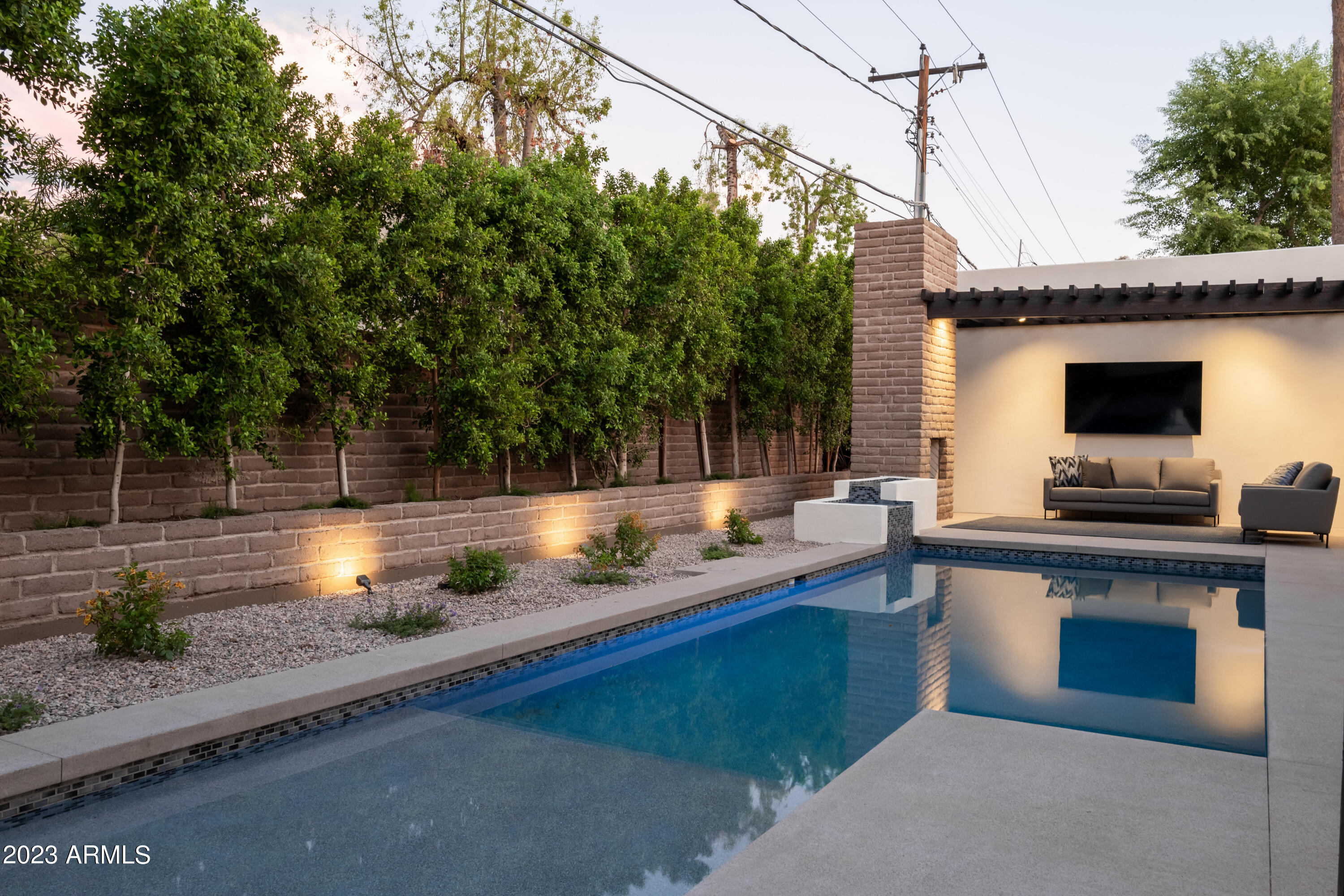4015 N 40TH Place