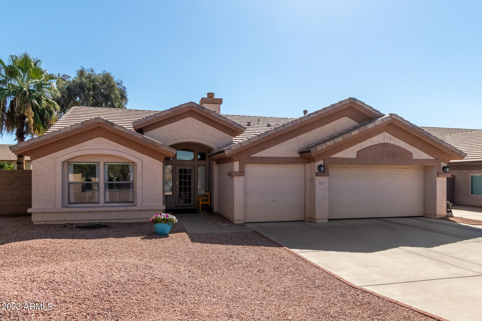 5217 E NICHOLAS Place
