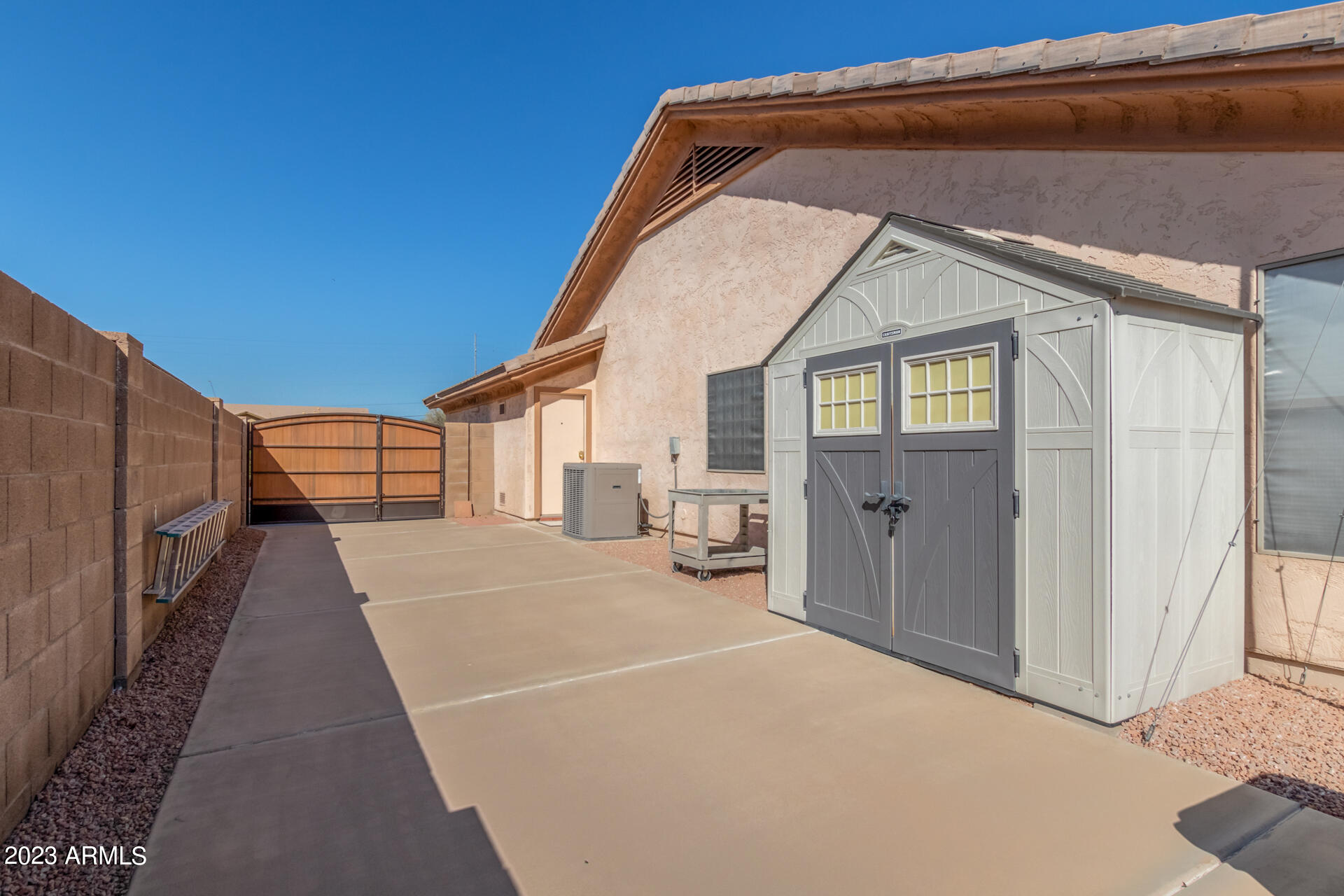 5217 E NICHOLAS Place