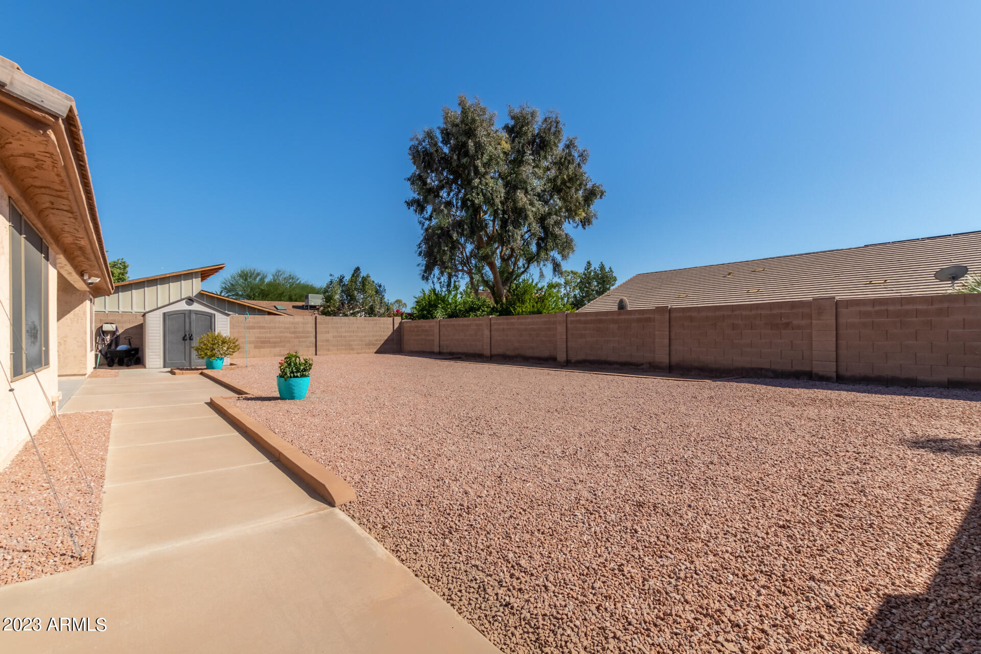 5217 E NICHOLAS Place