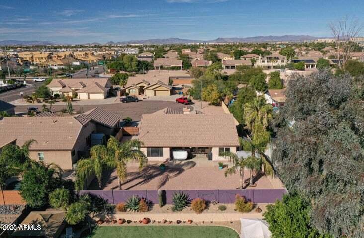 5217 E NICHOLAS Place