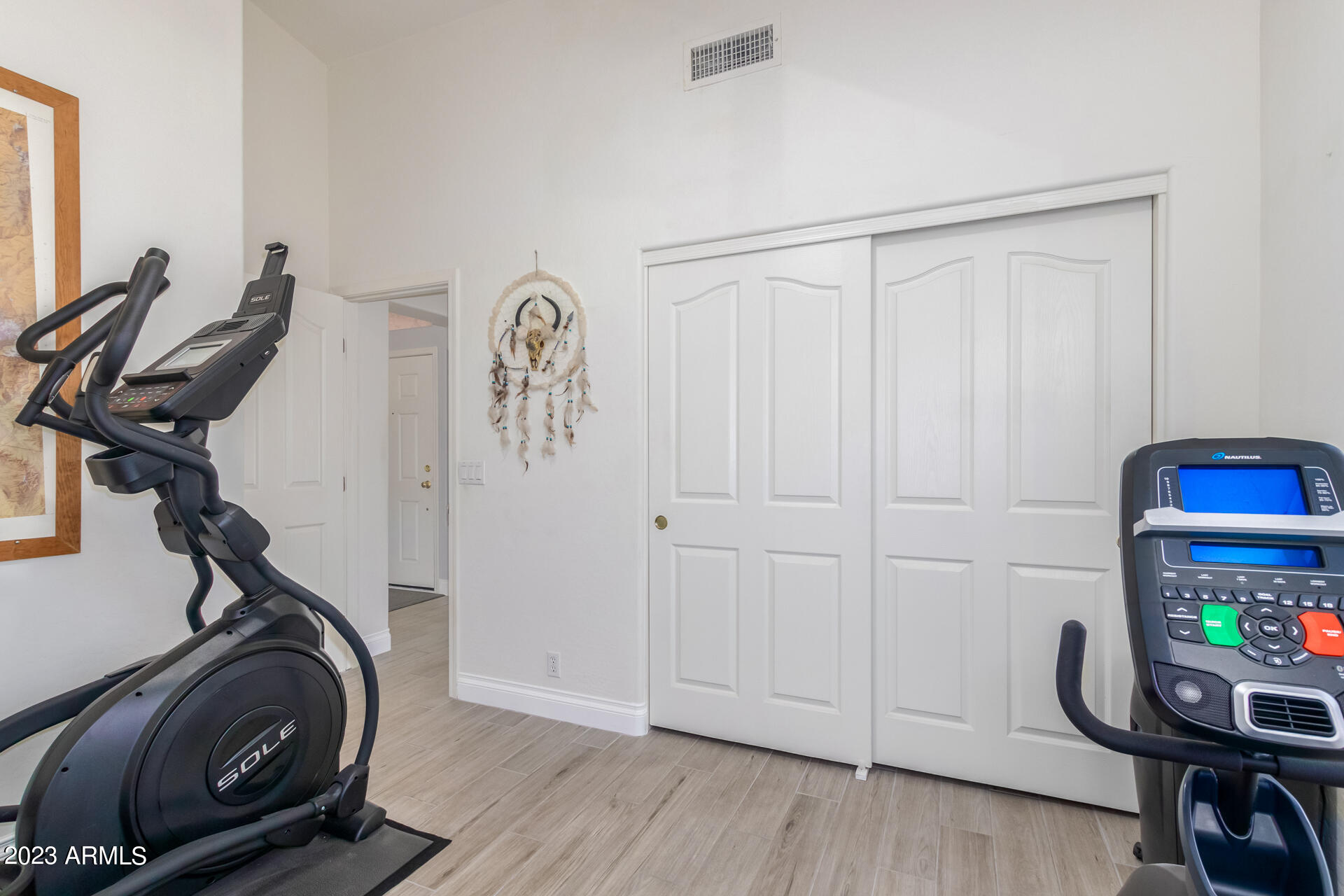5217 E NICHOLAS Place