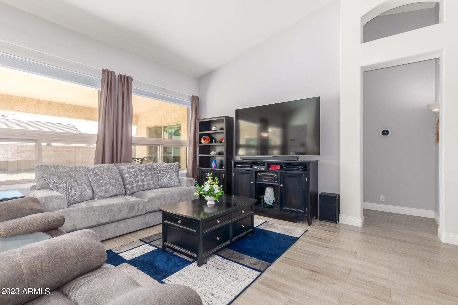 5217 E NICHOLAS Place