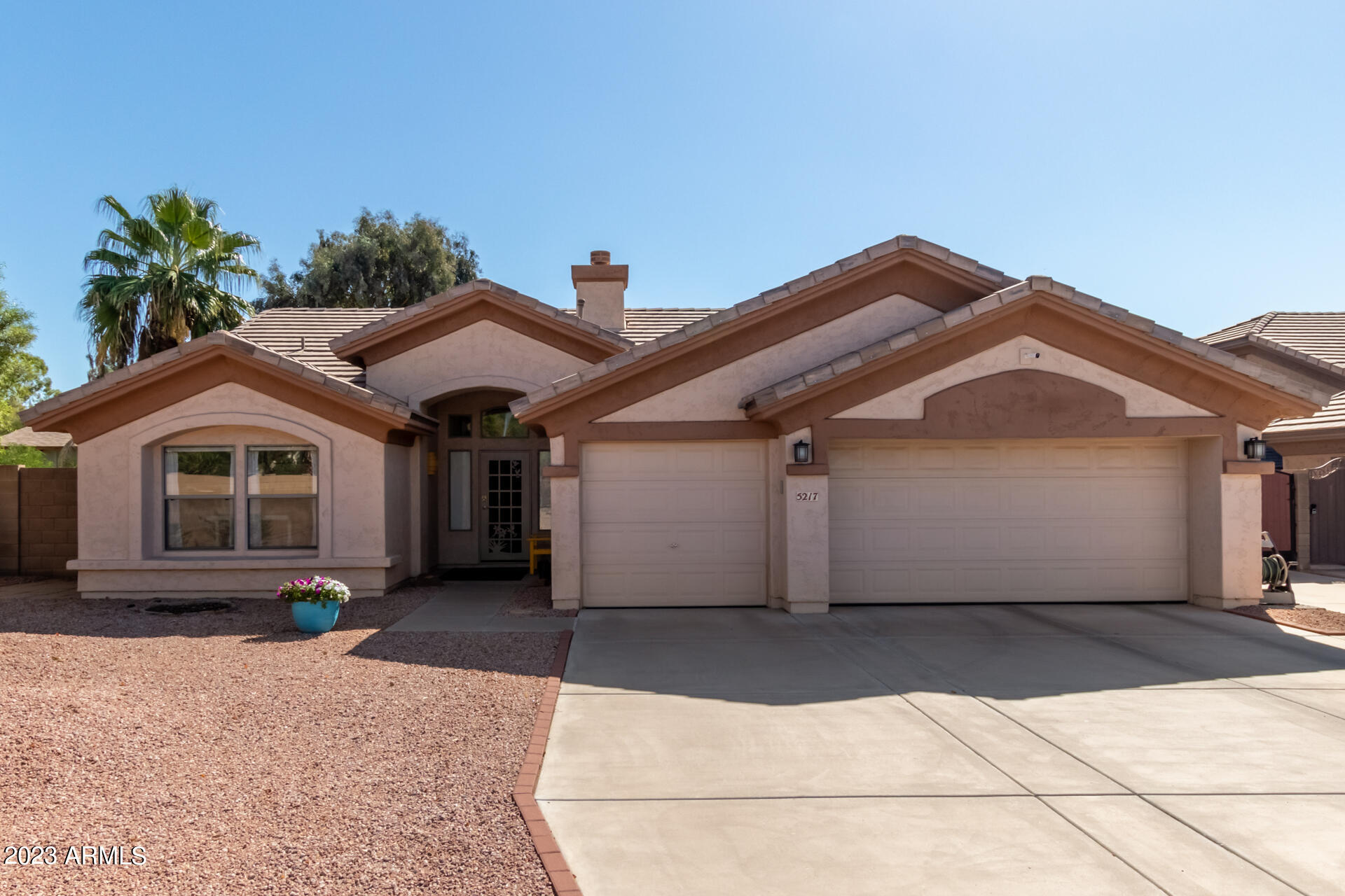 5217 E NICHOLAS Place