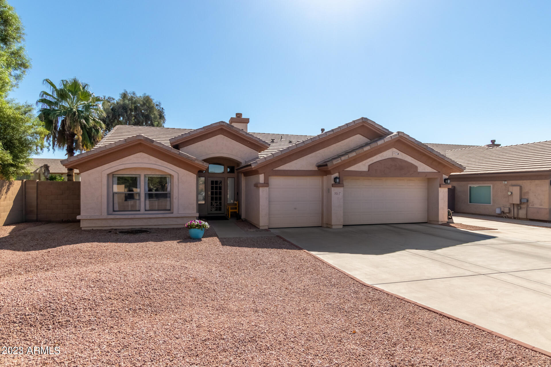 5217 E NICHOLAS Place