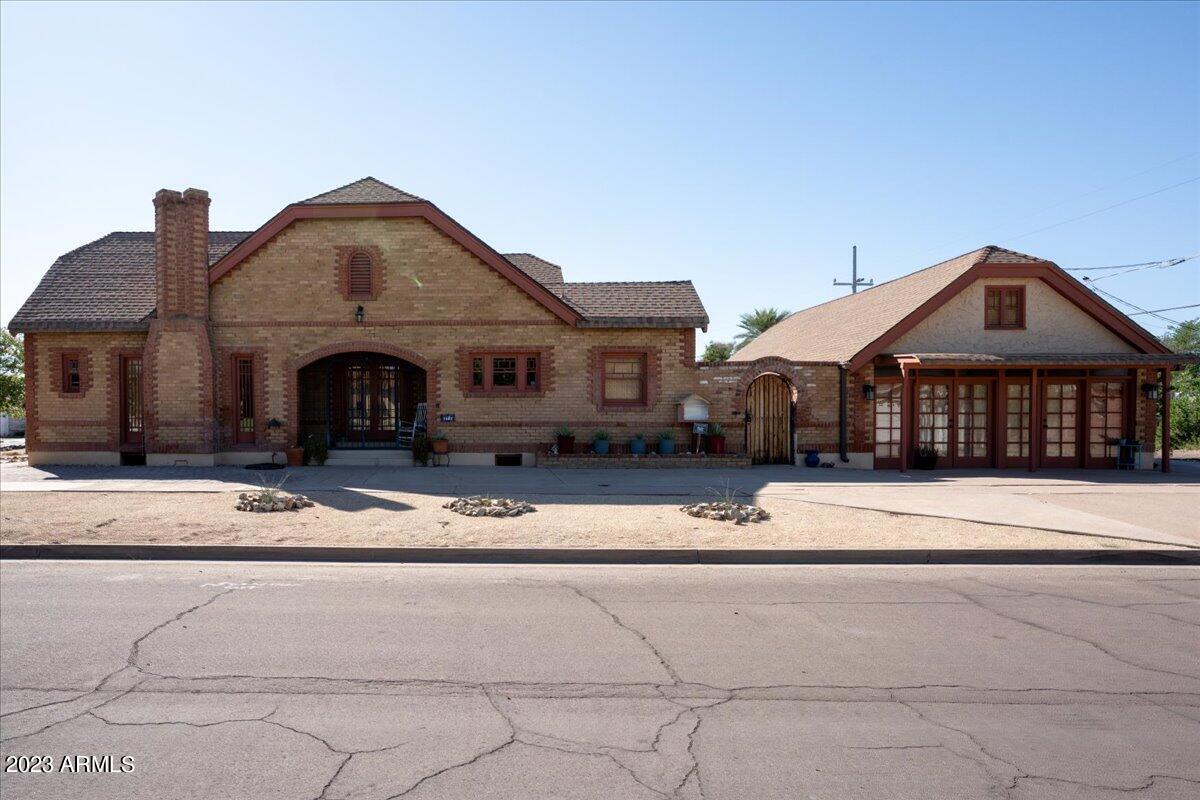 1602 W ENCANTO Boulevard