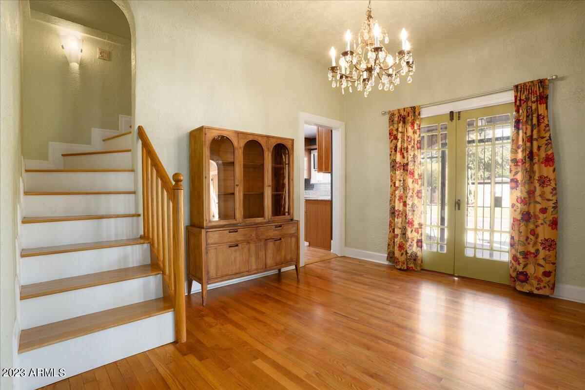 1602 W ENCANTO Boulevard
