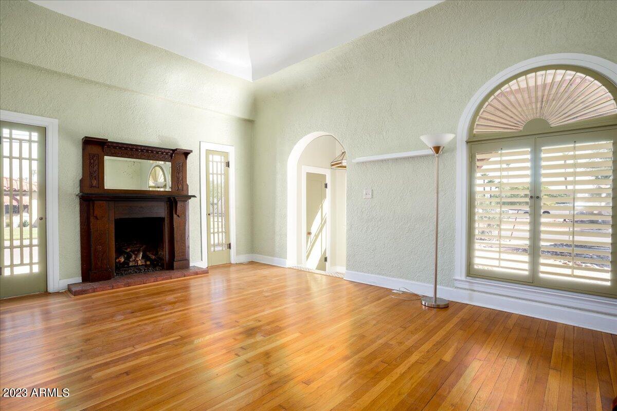 1602 W ENCANTO Boulevard