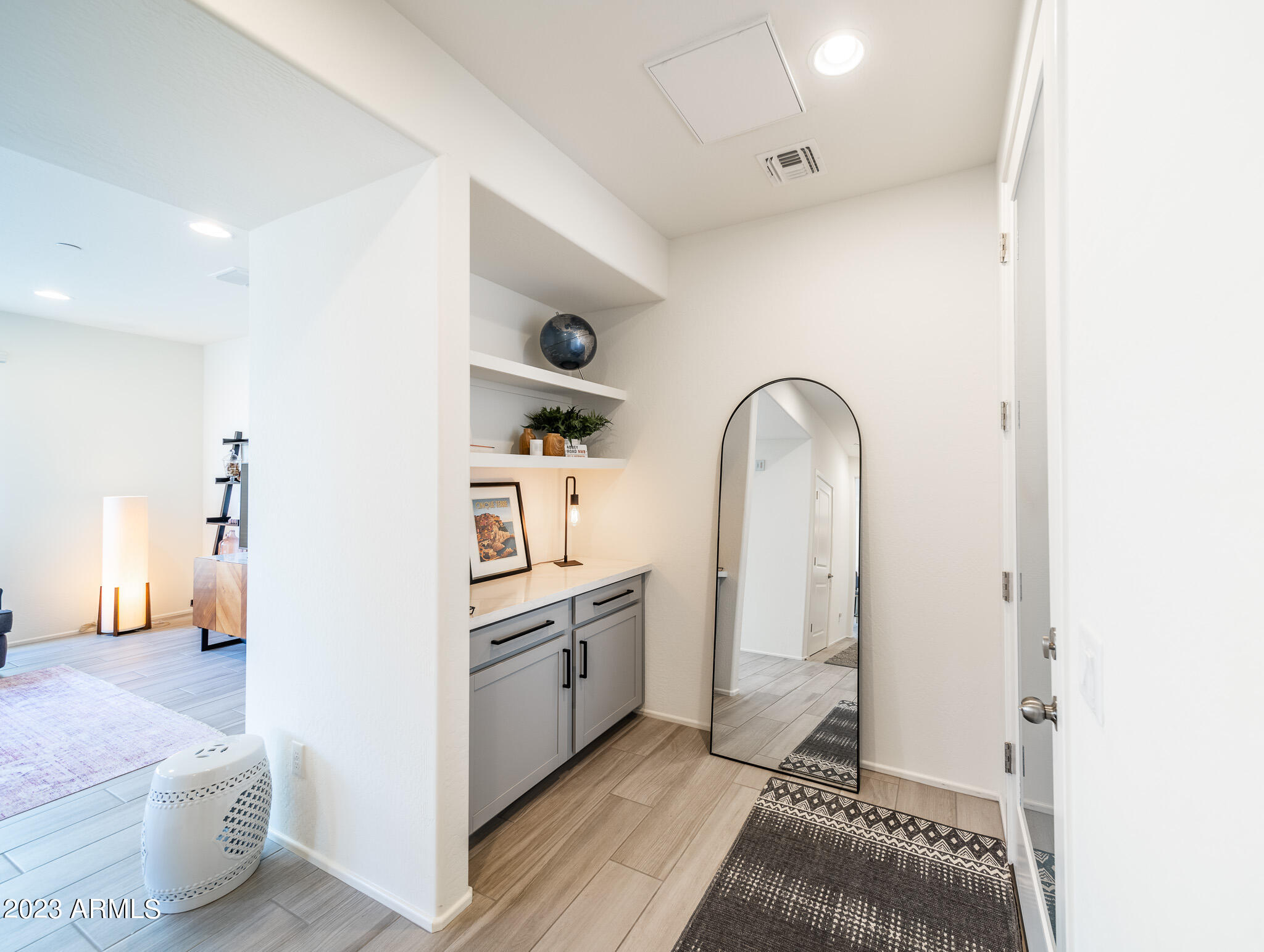 1250 N ABBEY Lane Unit: 290