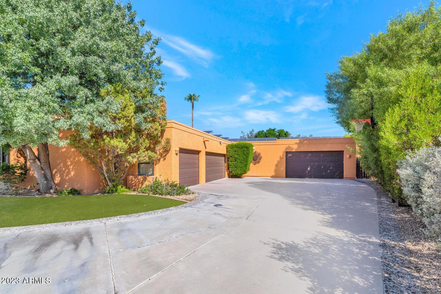 8628 E SHARON Drive