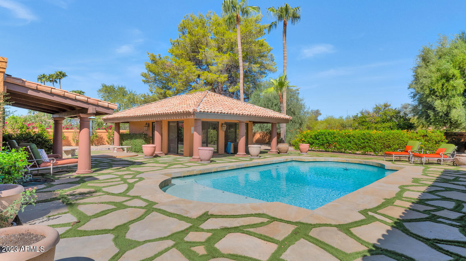 8628 E SHARON Drive