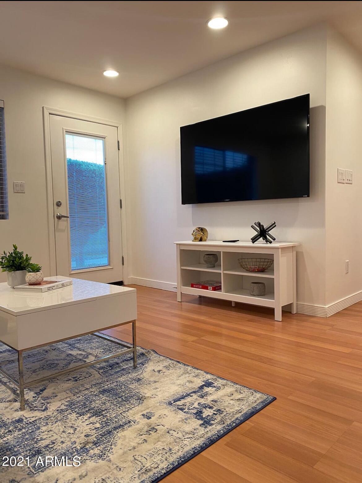 1850 E MARYLAND Avenue Unit: 63