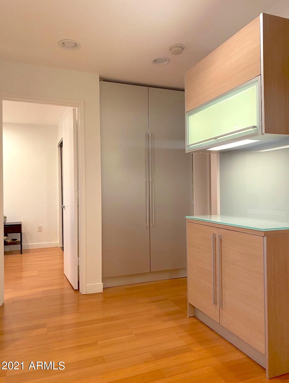 1850 E MARYLAND Avenue Unit: 63