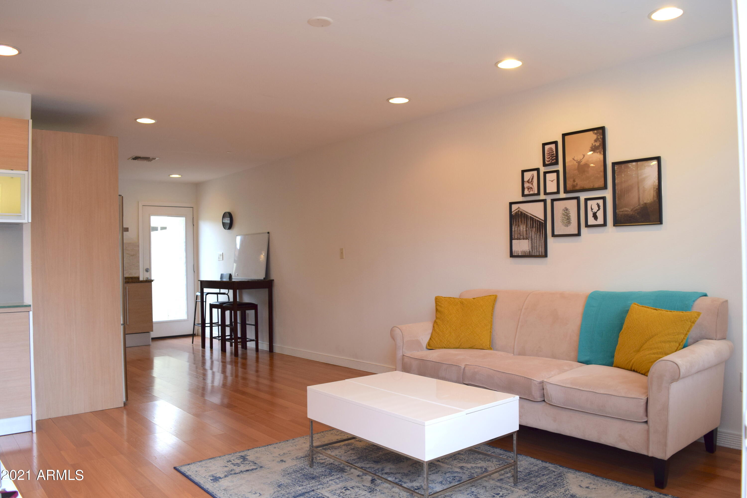 1850 E MARYLAND Avenue Unit: 63