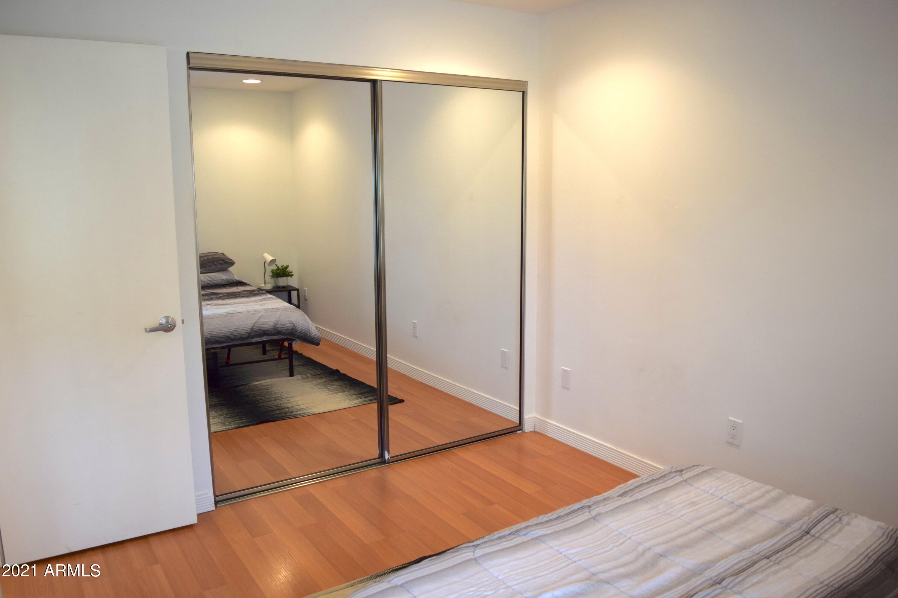 1850 E MARYLAND Avenue Unit: 63