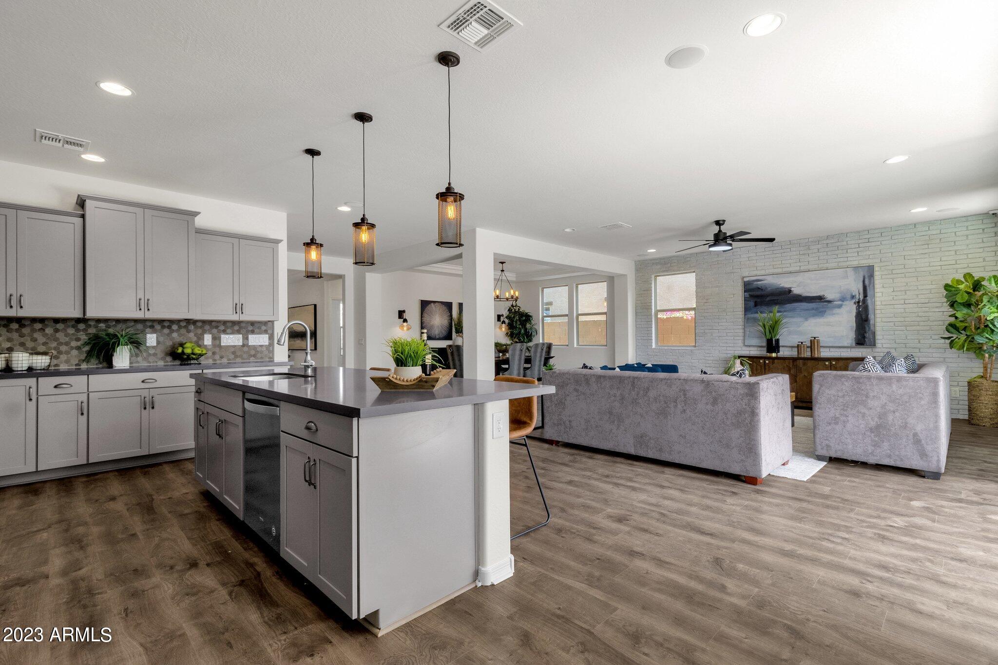 18849 W MESCAL Street