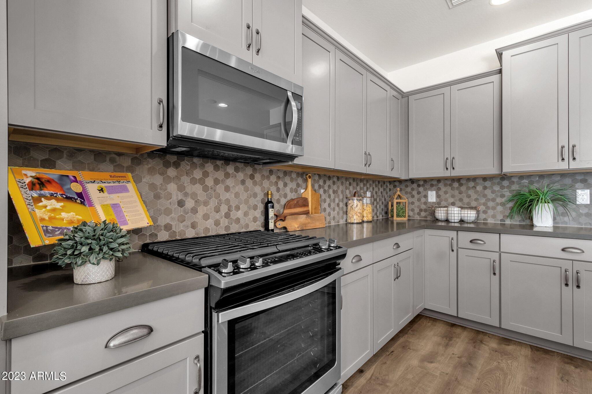 18849 W MESCAL Street