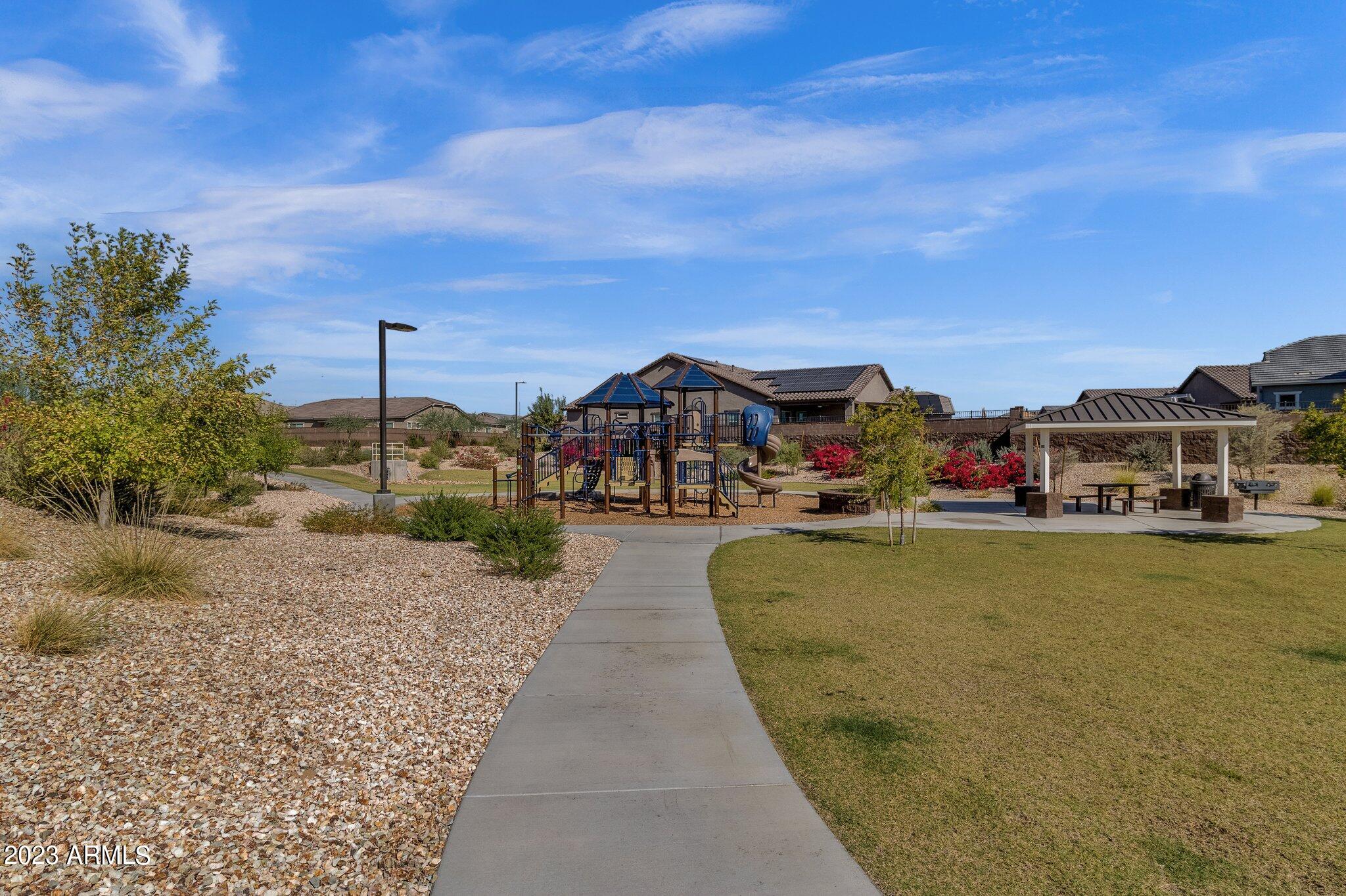 18849 W MESCAL Street