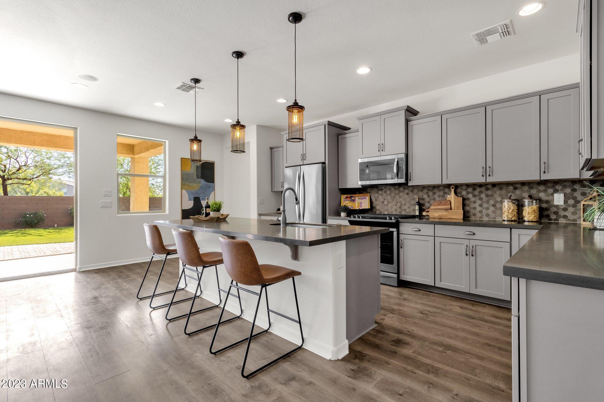 18849 W MESCAL Street