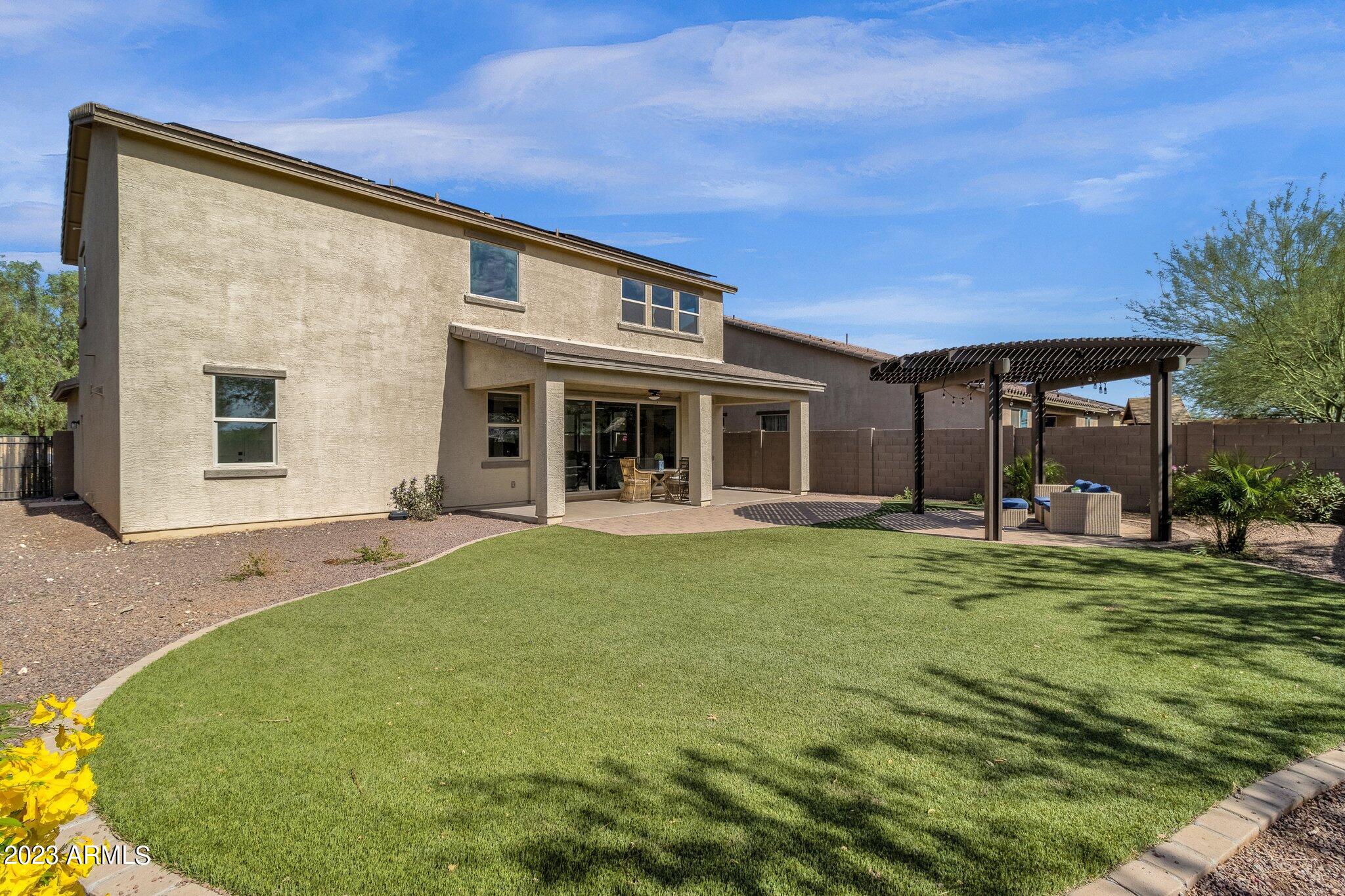 18849 W MESCAL Street