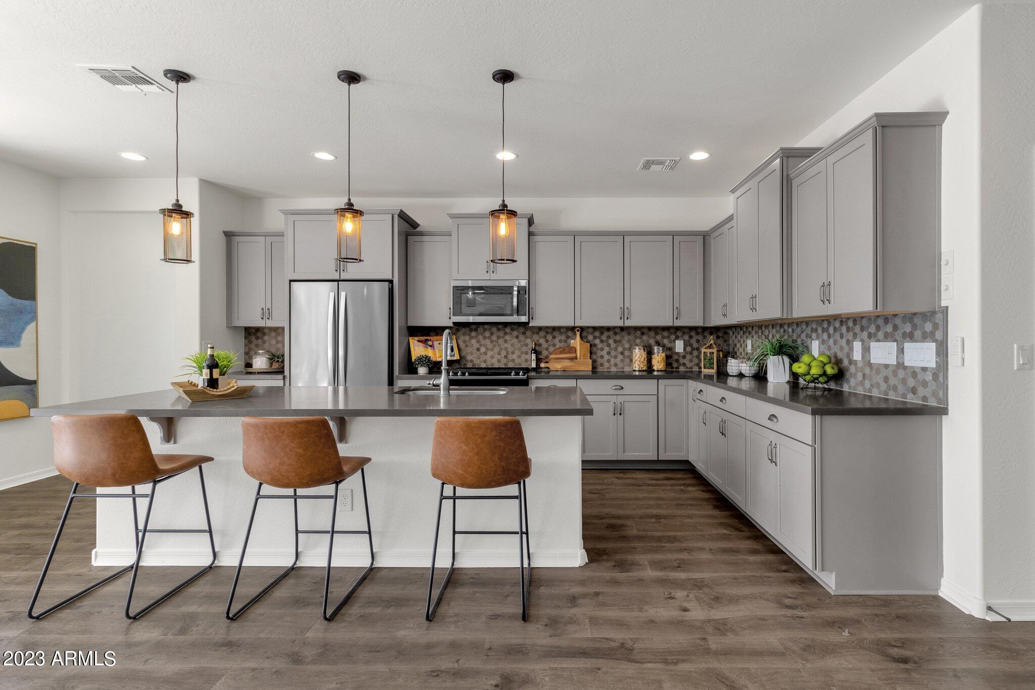 18849 W MESCAL Street