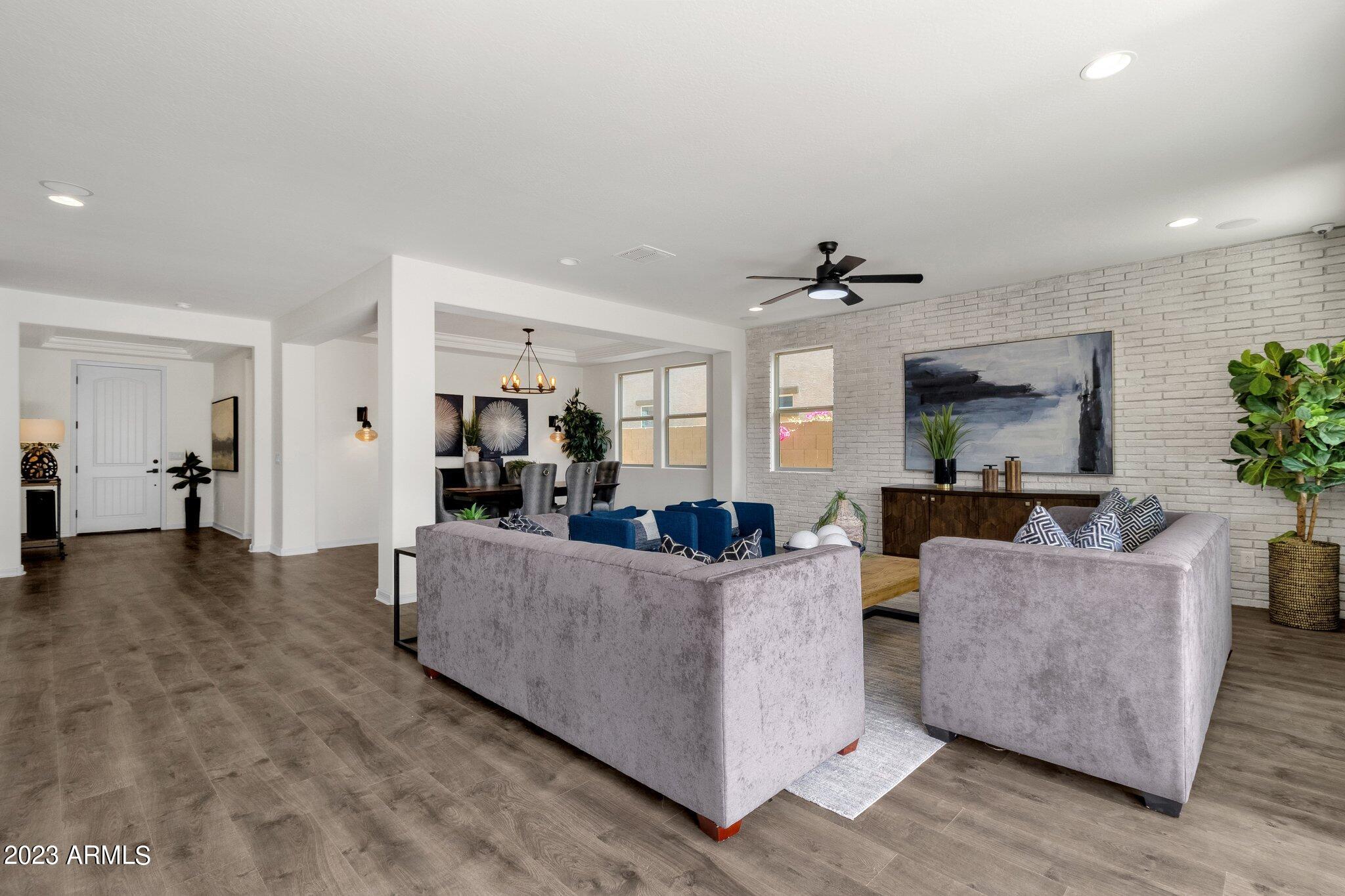 18849 W MESCAL Street