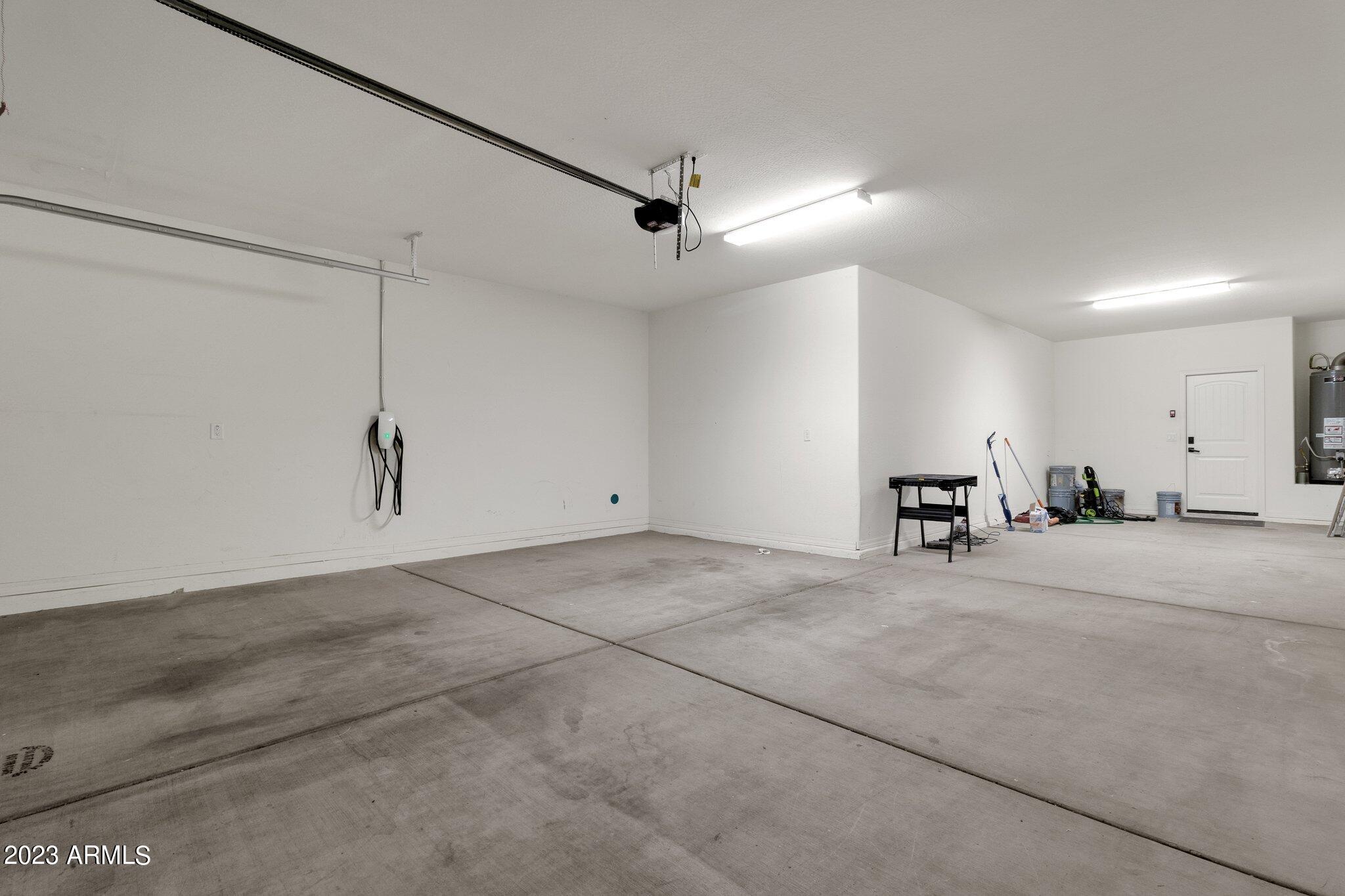 18849 W MESCAL Street