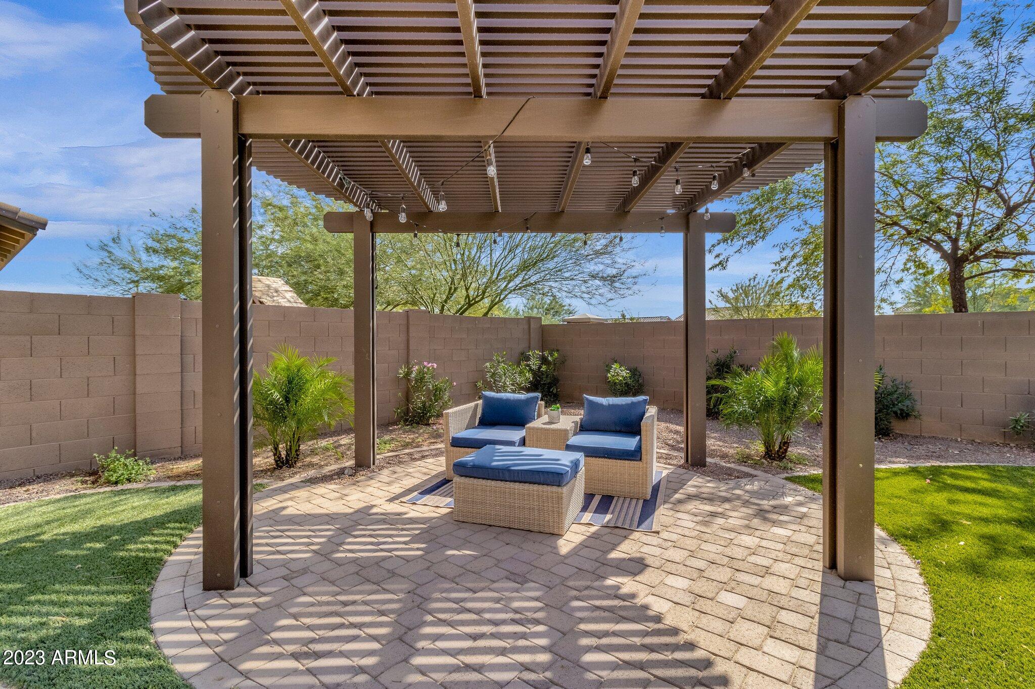 18849 W MESCAL Street