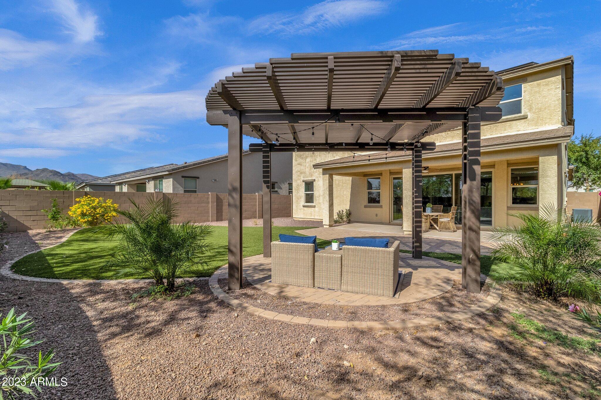 18849 W MESCAL Street