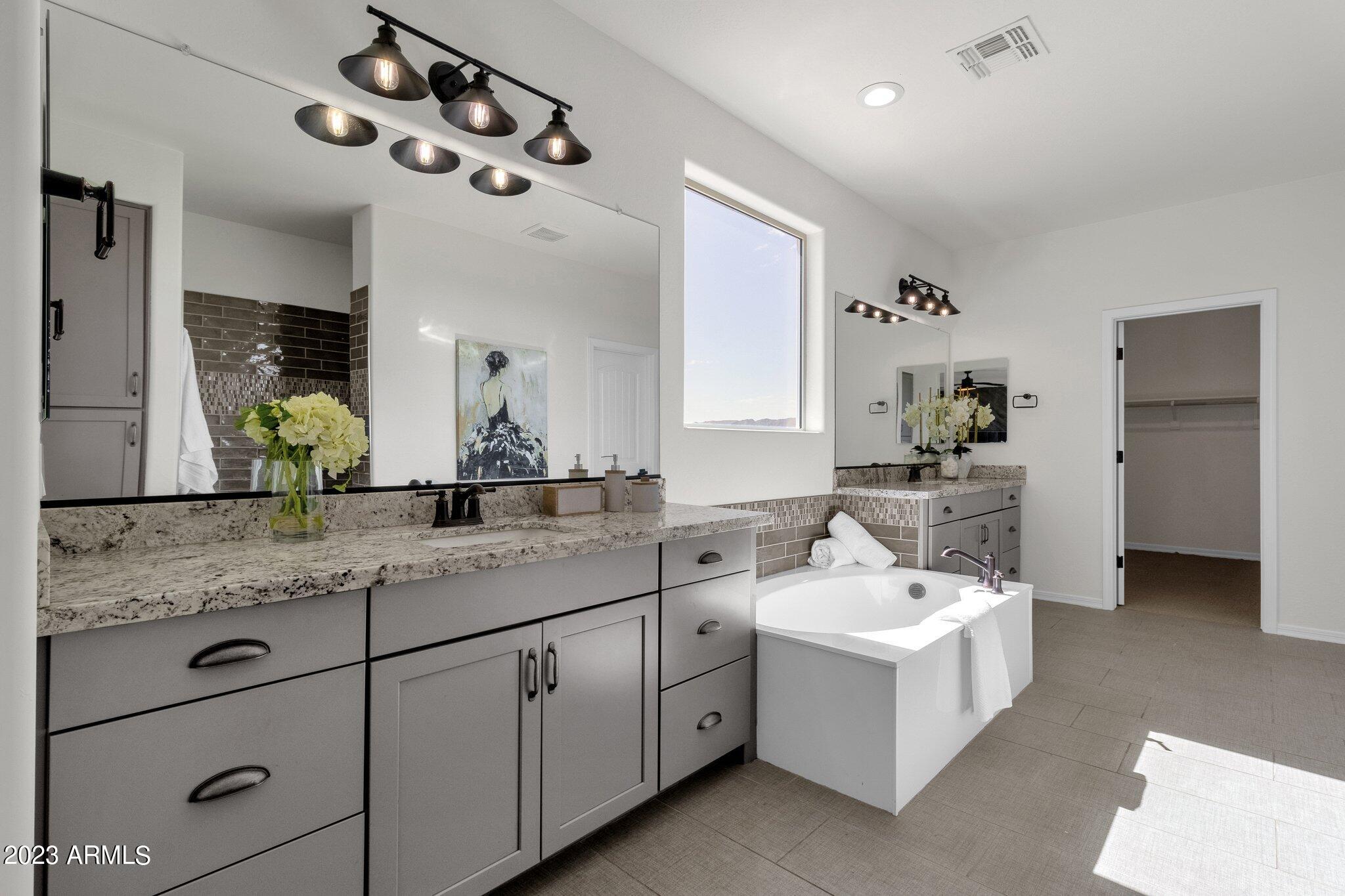 18849 W MESCAL Street