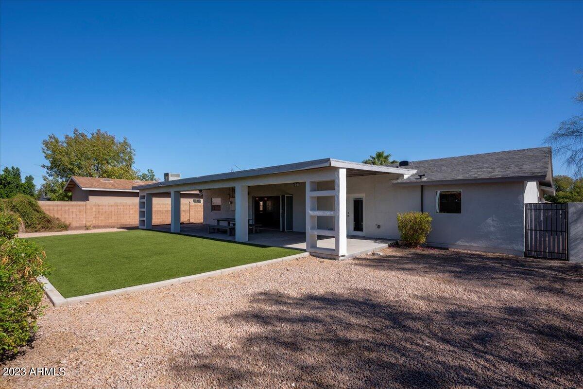 2428 N 68TH Place