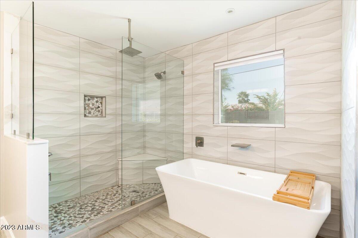 2428 N 68TH Place