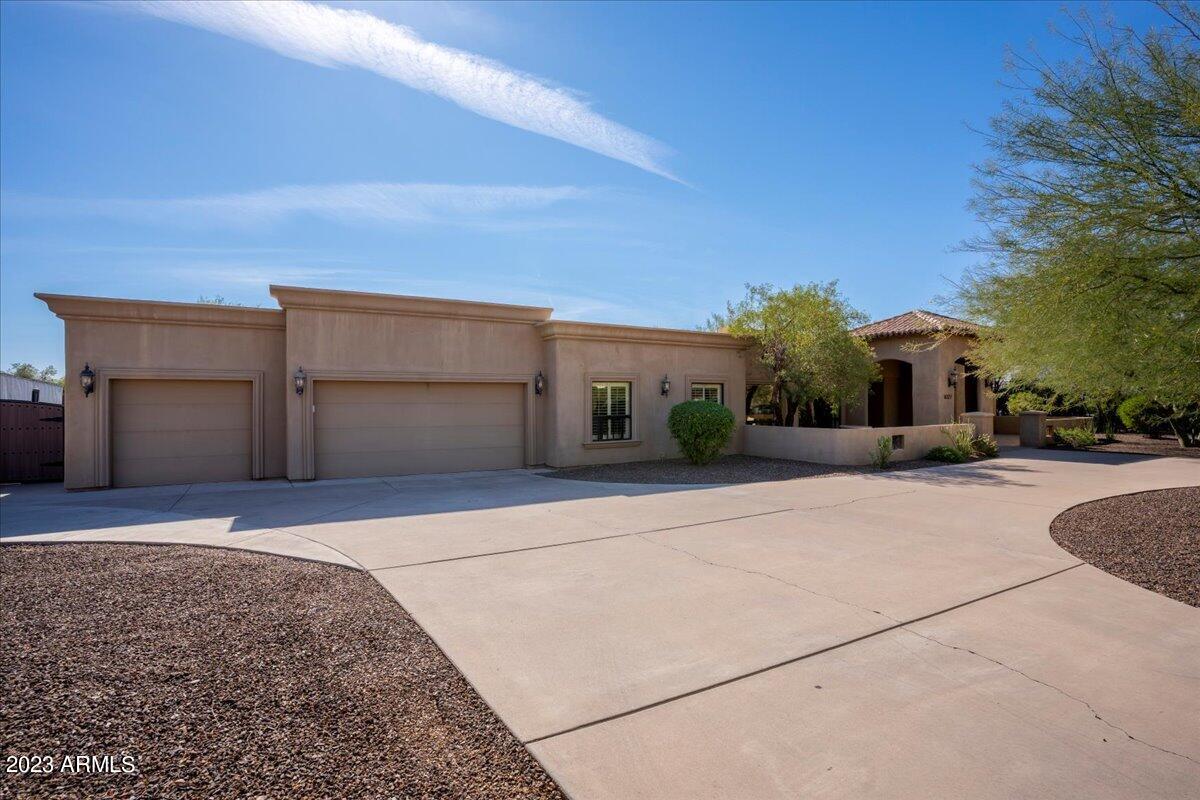 8327 E REDFIELD Road