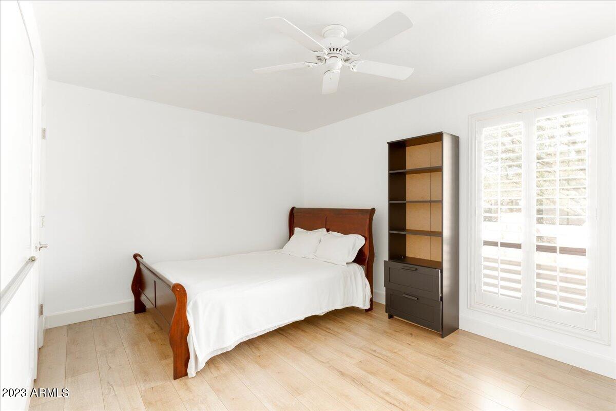 8327 E REDFIELD Road