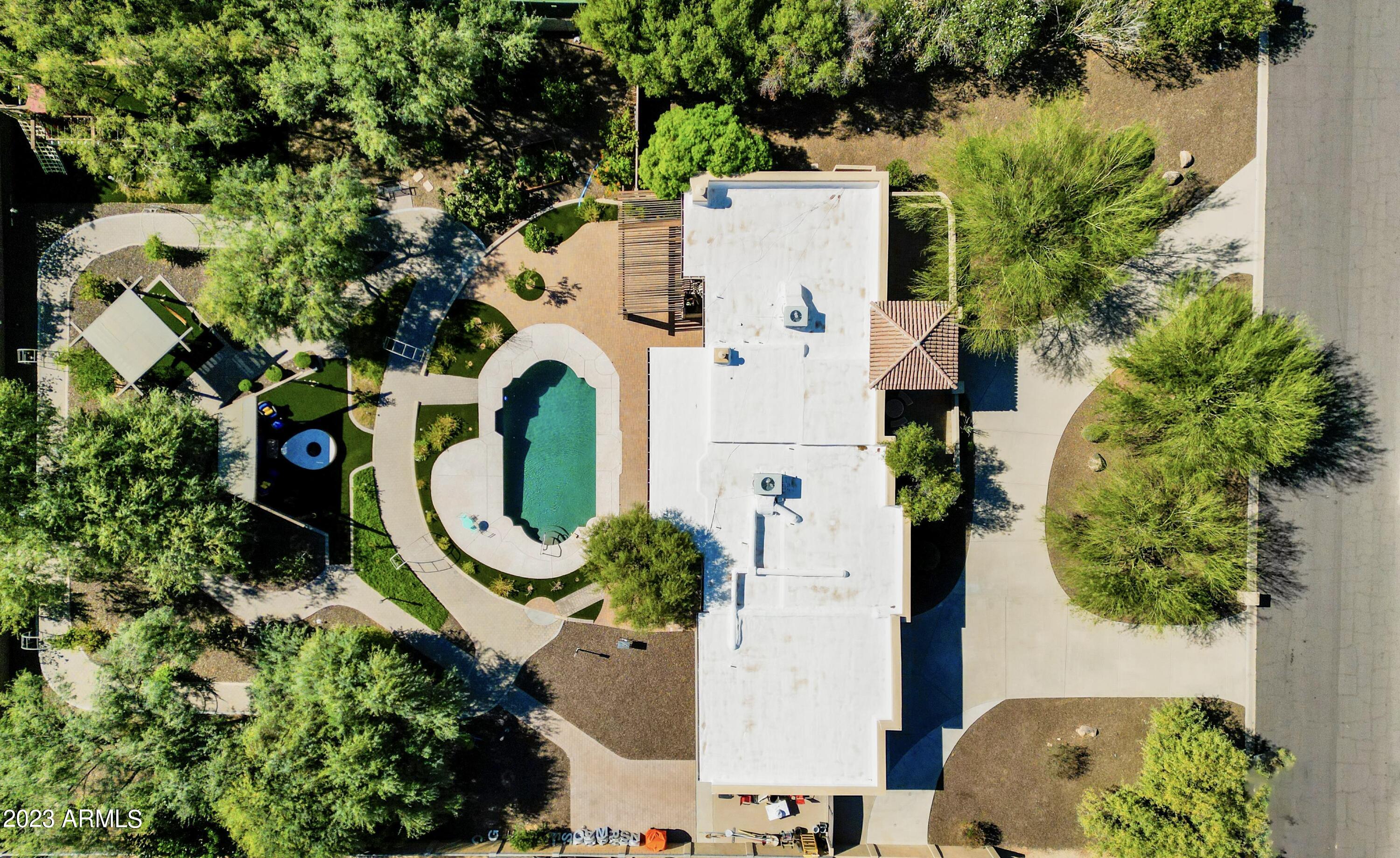 8327 E REDFIELD Road