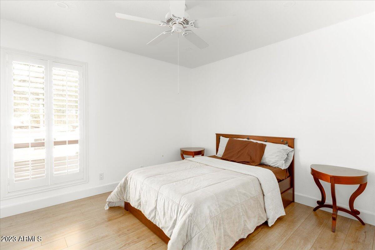 8327 E REDFIELD Road