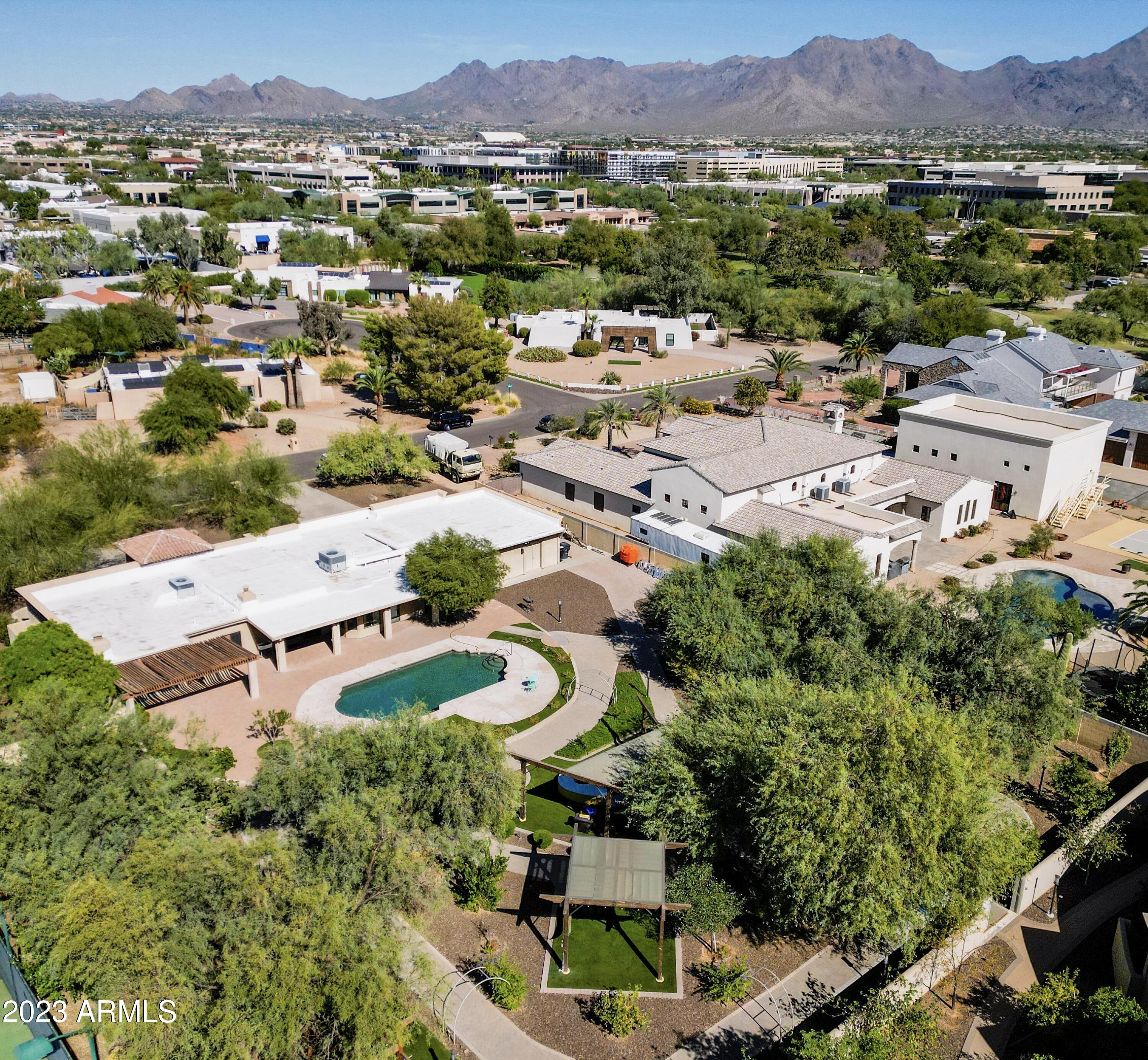 8327 E REDFIELD Road