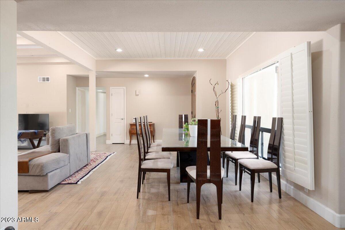 8327 E REDFIELD Road