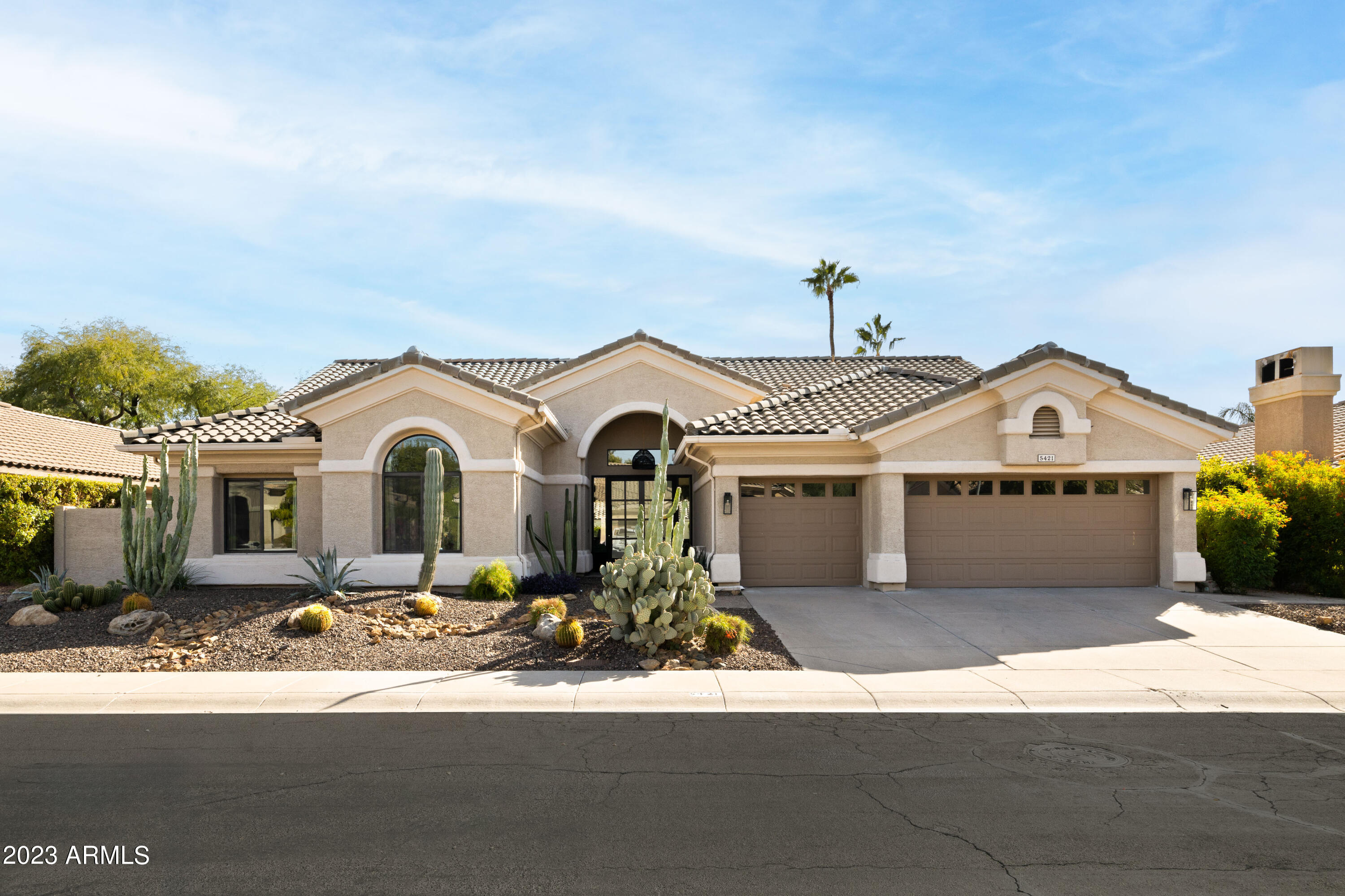 5421 E CANNON Drive