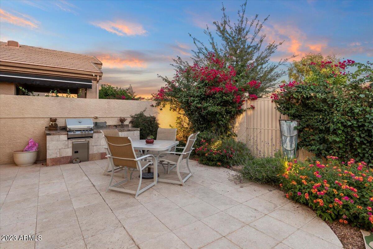 8100 E CAMELBACK Road Unit: 101