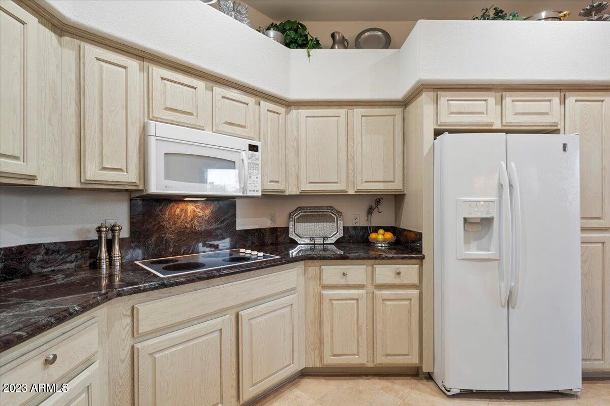 8100 E CAMELBACK Road Unit: 101
