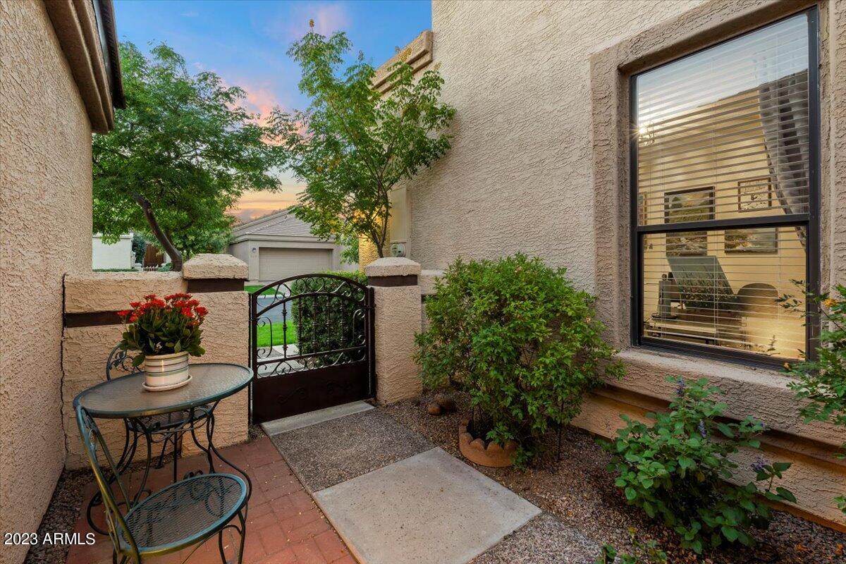 8100 E CAMELBACK Road Unit: 101